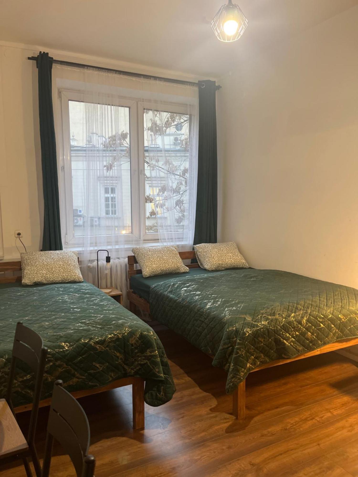 Tom Hostel Красков Екстериор снимка