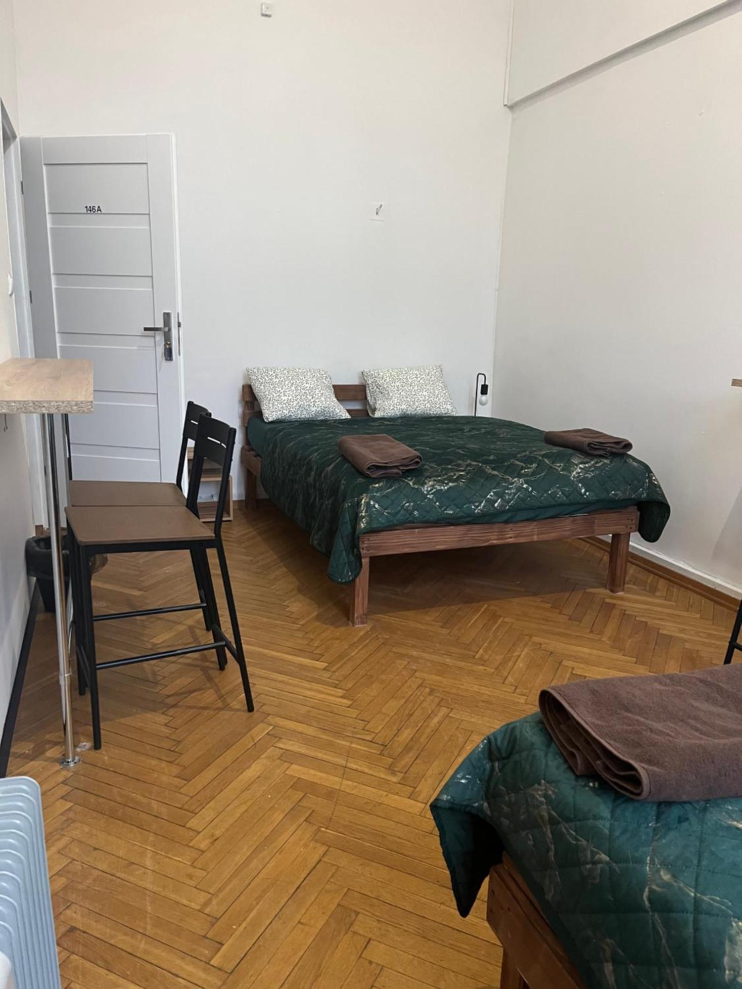 Tom Hostel Красков Екстериор снимка