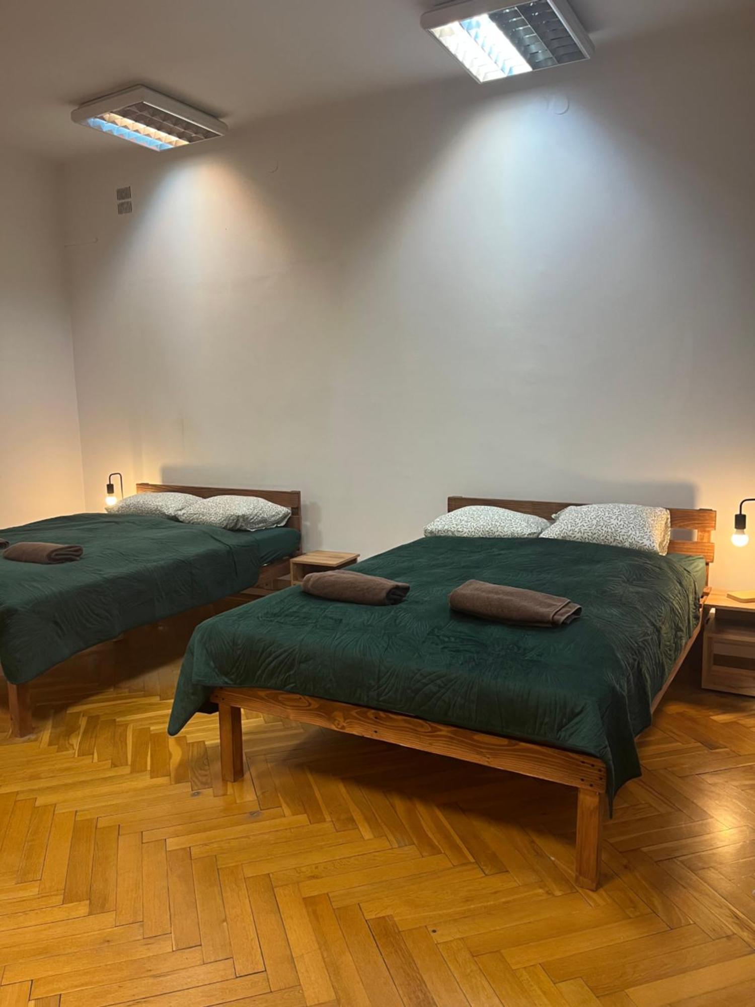 Tom Hostel Красков Екстериор снимка