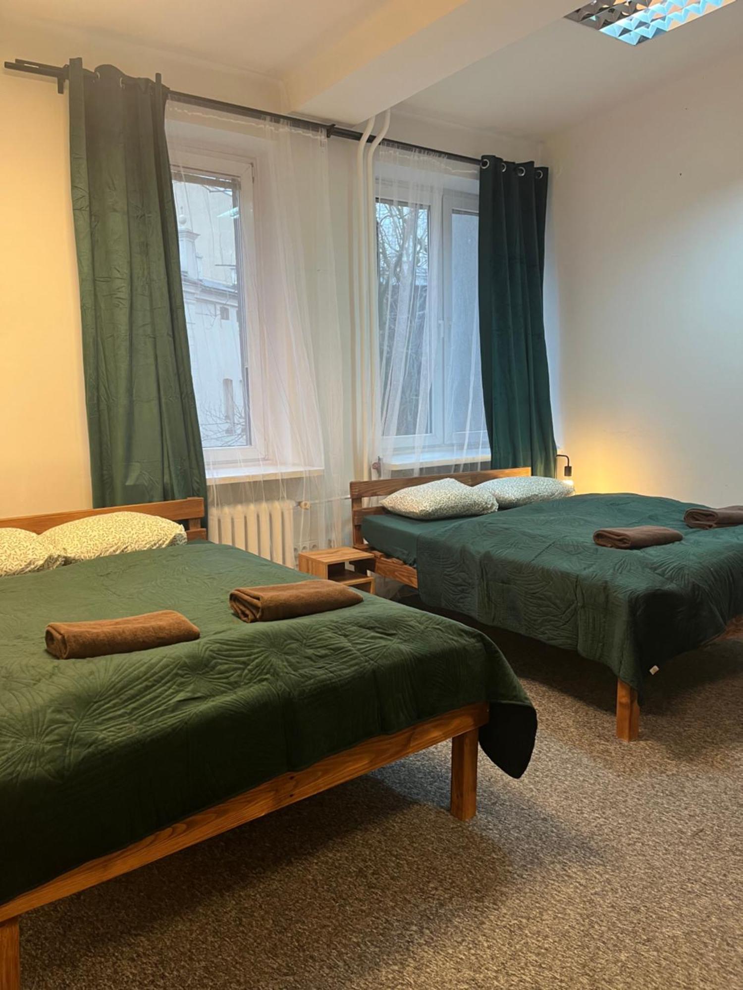 Tom Hostel Красков Екстериор снимка