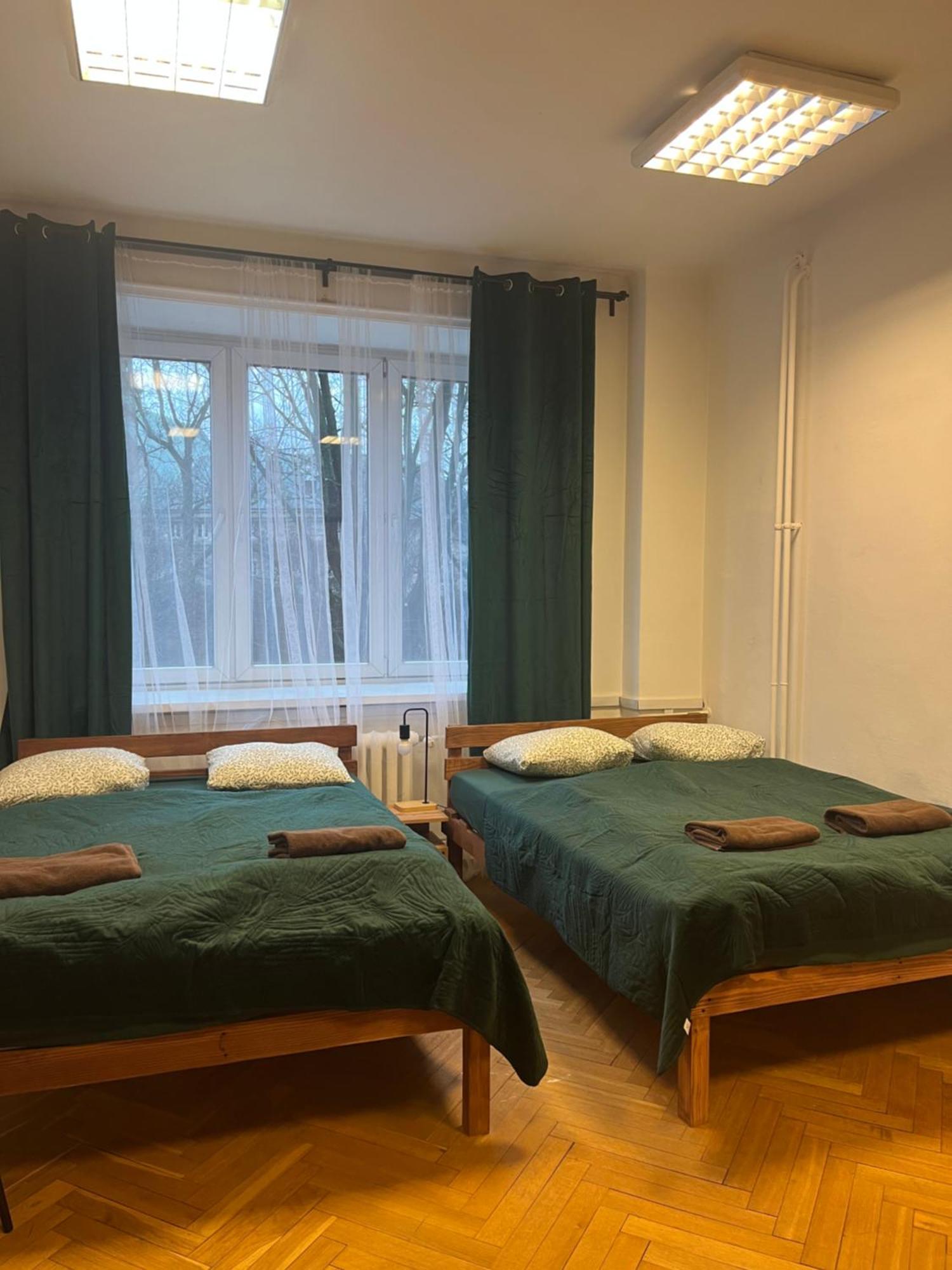 Tom Hostel Красков Екстериор снимка