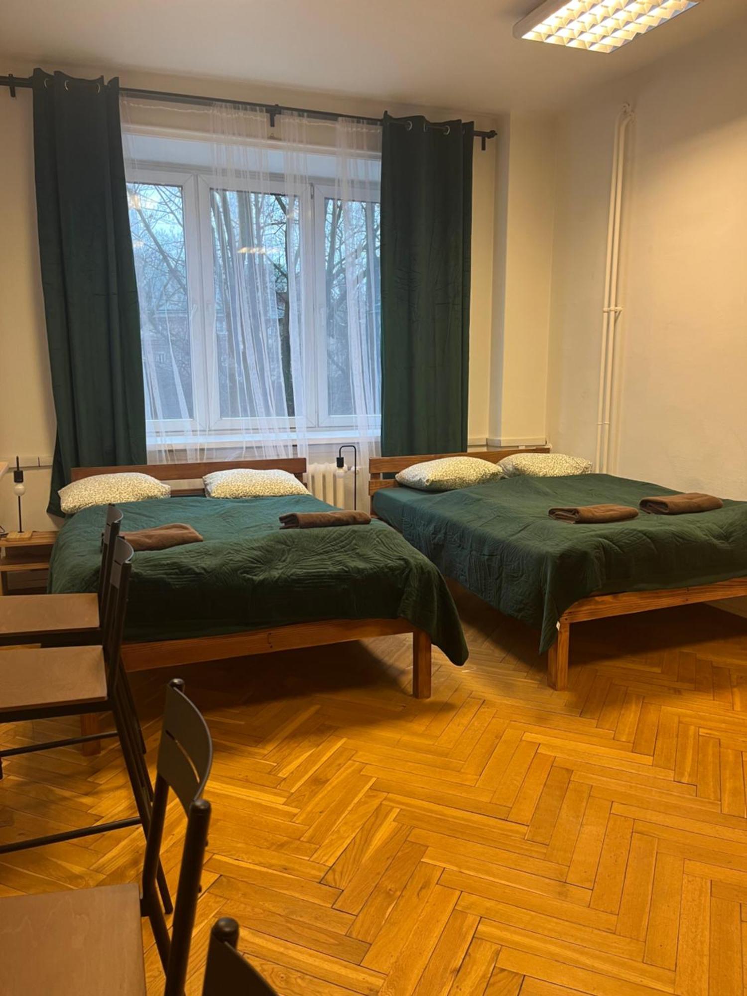 Tom Hostel Красков Екстериор снимка